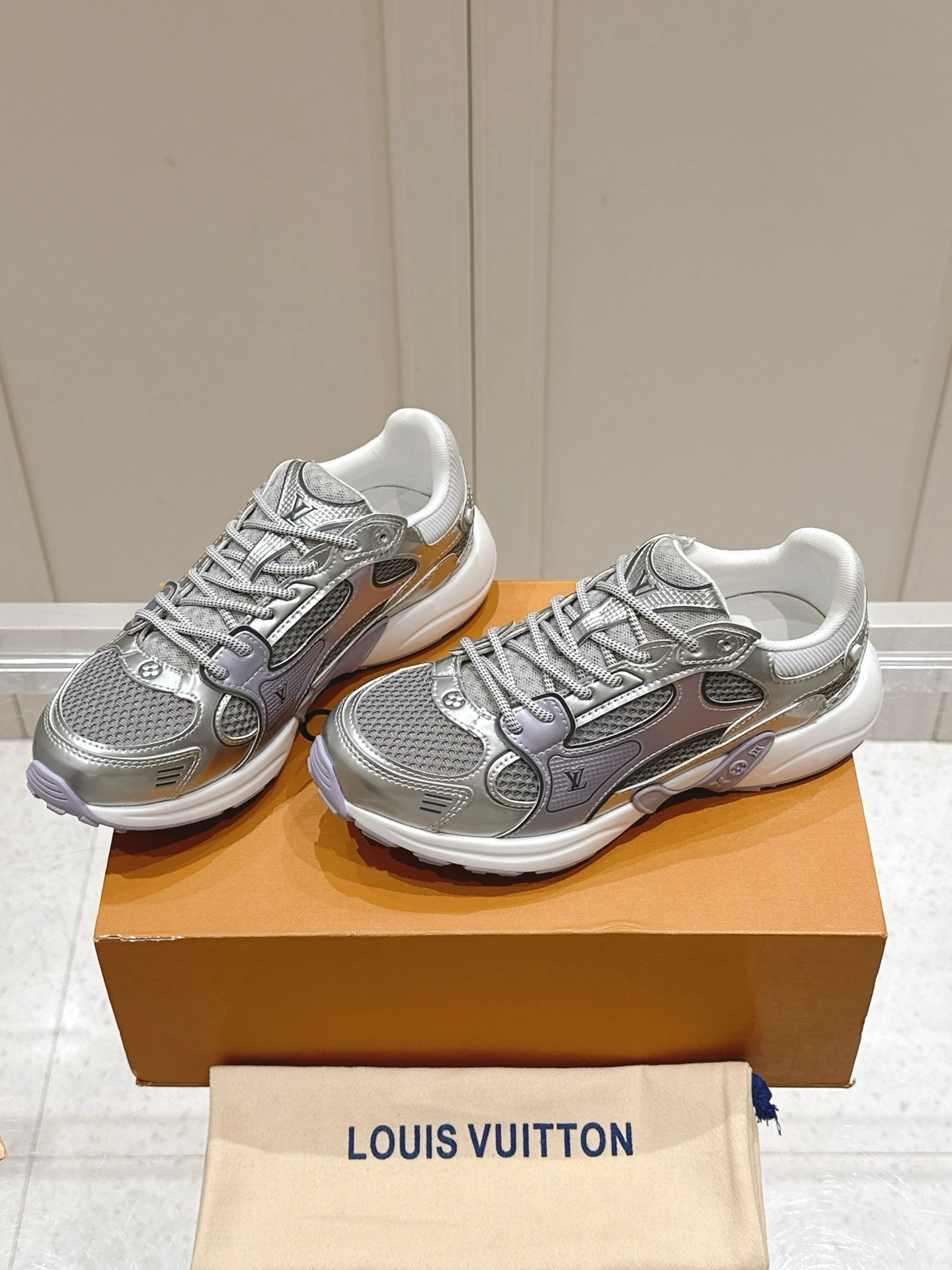 OOBB-- 8V 1AHOM0 Thick soles：3.5CM item:E-X062F0502